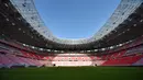 Pemandangan dalam stadion sepak bola Puskas Arena di Budapest, Hungaria, Senin (11/11/2019). Puskas Arena akan menggelar satu pertandingan di babak 16 besar Piala Eropa 2020. (ATTILA KISBENEDEK/AFP)
