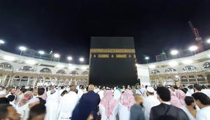 Jemaah haji melakukan thawaf di Kakbah, Makkah. Darmawan/MCH