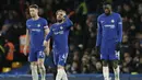 Para pemain Chelsea berjalan gontai usai gawangnya kebobolan saat melawan Bournemouth pada lanjutan Premier League di Stamford Bridge, London, (31/1/2018). Chelsea kalah 0-3. (AP/Tim Ireland)