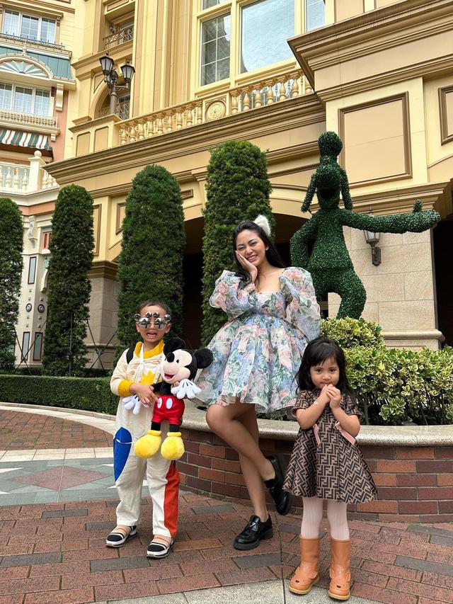 7 Potret Seru Liburan Rachel Vennya Ke Jepang, Seru Ajak Buah Hati