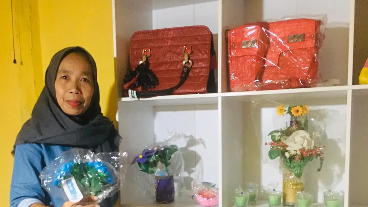 Daur ulang sampah jadi barang bernilai ekonomis. (Liputan6.com/ ist)