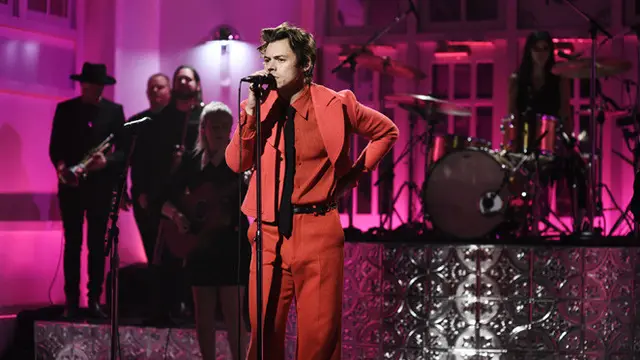 [Fimela] Harry Styles di Saturday Night Live