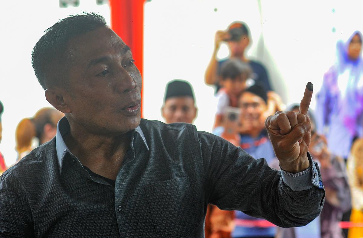 Dharma Pongrekun nyoblos di TPS 31 Lebak Bulus