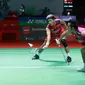 Pasangan ganda putra Indonesia, Pramudya Kusumawardana/Yeremia Rambitan saat melawan sesama wakil Indonesia, Fajar Alfian/Muhammad Rian Ardianto pada babak 32 besar Indonesia Masters 2023 di Istora Senayan, Jakarta, Selasa (24/1/2023). Pramudya/Yeremia kalah dengan rubber game 21-18, 14-21 dan 10-21. (Bola.com/M Iqbal Ichsan)