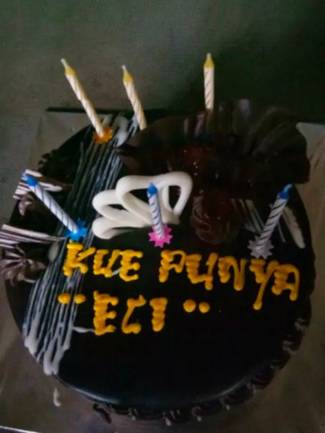 5 Tulisan Kue Ulang Tahun Super Kocak, Jauh dari Ekspetasi