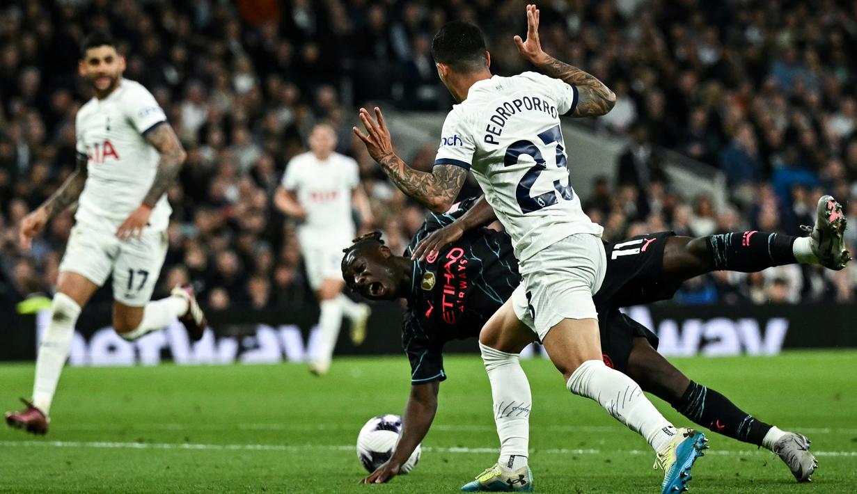 Sementara itu, Spurs terpaku di peringkat lima dengan poin 63 dan dipastikan gagal lolos ke Liga Champions. (Ben Stansall / AFP)