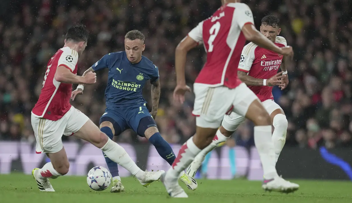 Empat gol kemenangan Arsenal atas PSV masing-masing diciptakan oleh Bukayo Saka, Leandro Trossard, dan Gabriel Jesus di babak pertama serta Martin Odegaard di babak kedua. (AP Photo/Kin Cheung)