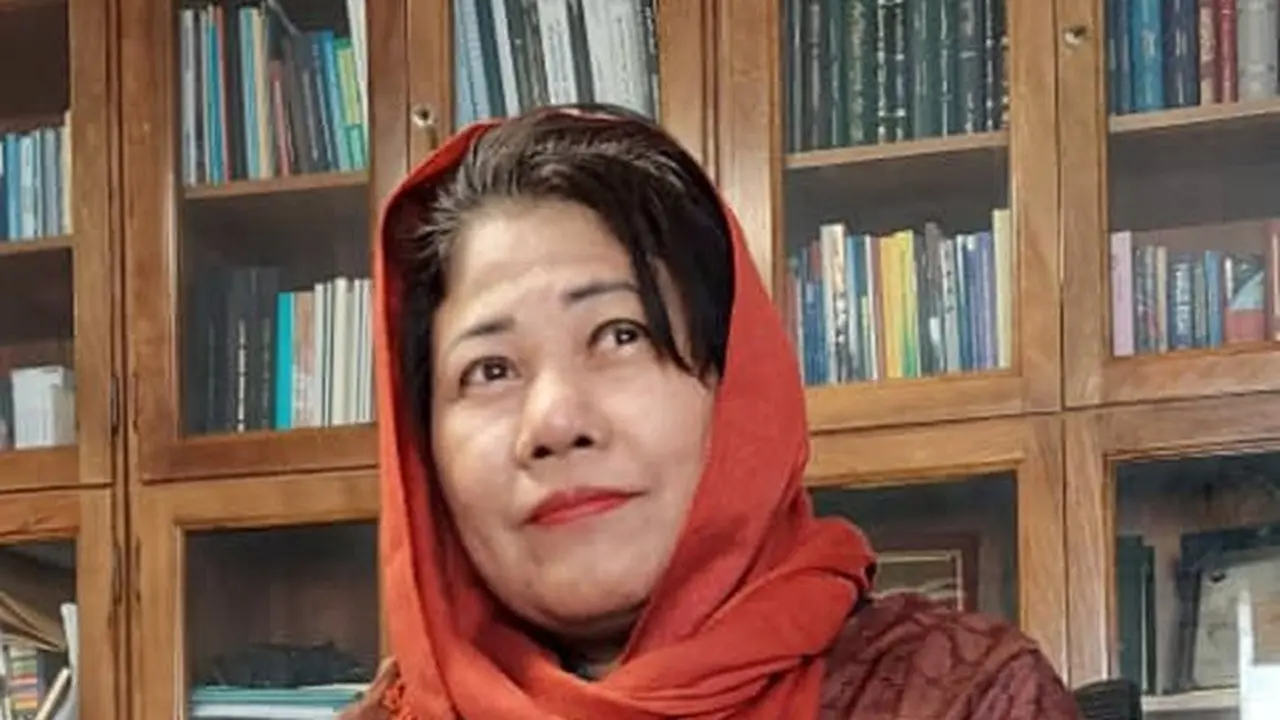 Sriwijayanti atau yang biasa dipanggil Yanti adalah diaspora Indonesia yang tinggal di Teheran, Iran.