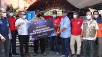 Wagub Bali Cok Ace Berikan Bantuan Korban Gempa Bali