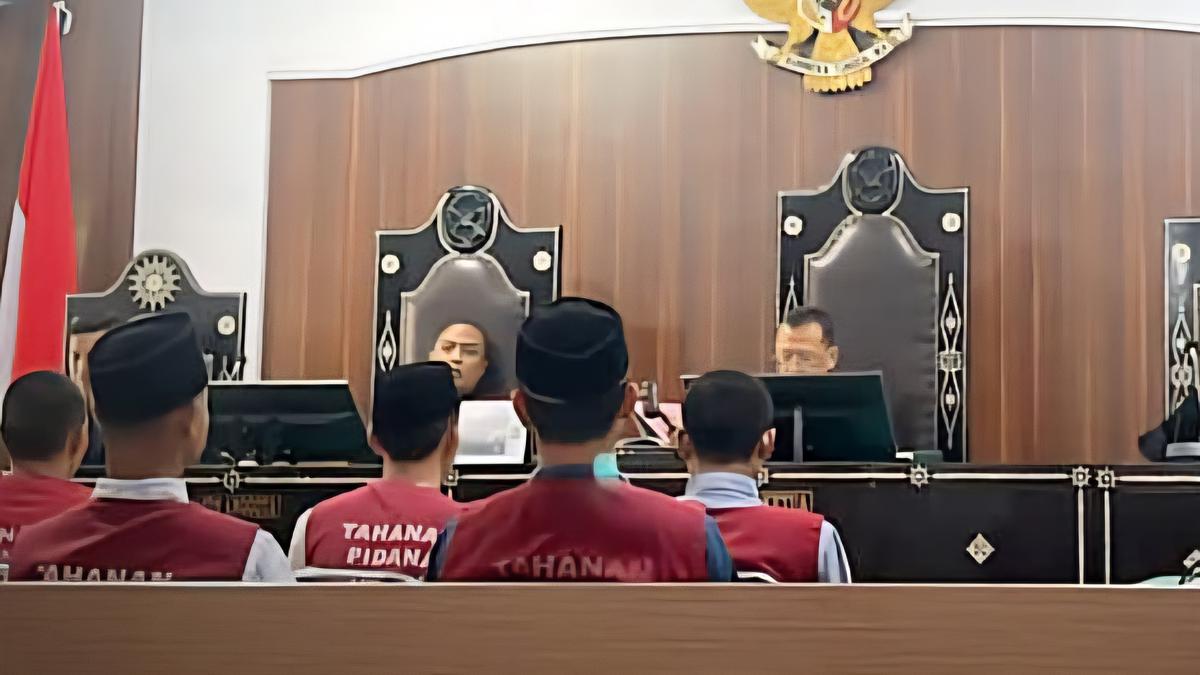 Dibui 107 Hari, 6 Terdakwa Perusakan dan Pengibar Bendera One Piece di Polda NTB Akhirnya Bebas