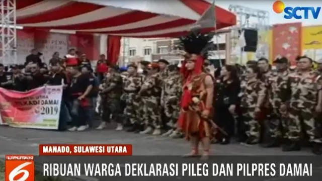 Usai deklarasi, para peserta membubuhkan tanda tangan di atas spanduk sepanjang 15 meter.