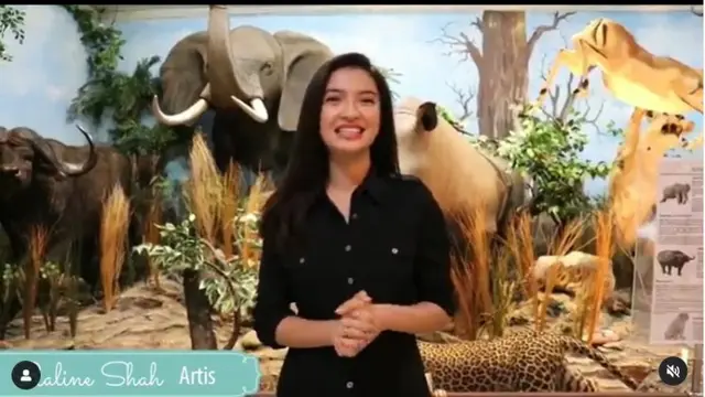 Raline Shah di museum milik ayahnya, Rahmat International Wildlife Museum & Gallery