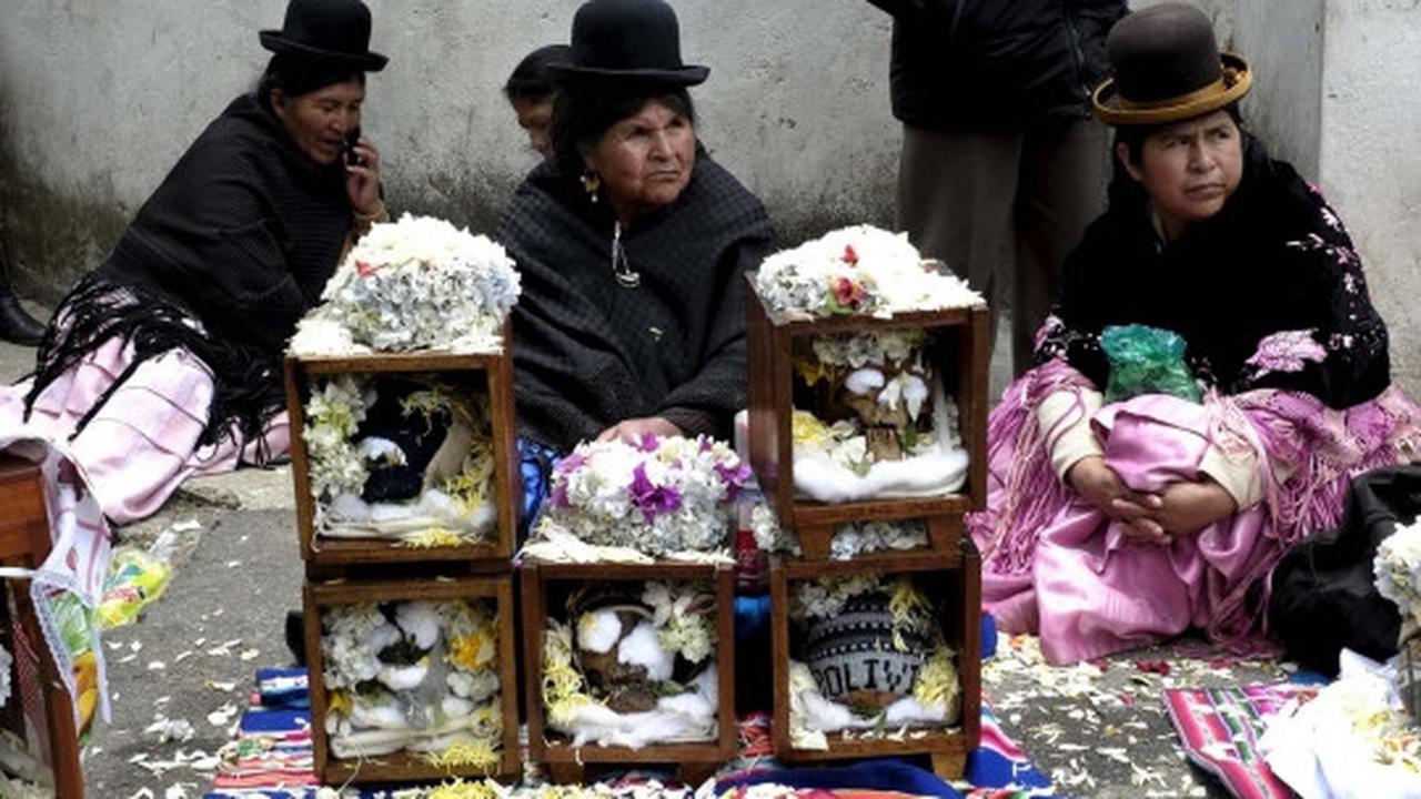 Menyaksikan angkernya Hari Tengkorak di Bolivia