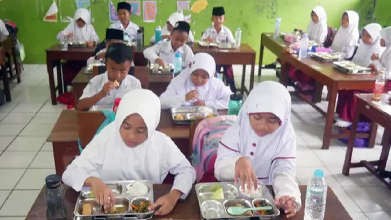 Sesak Napas Berat, 20 Siswa SDN Ungaran 01 Muntah-Muntah dan Pusing Usai Santap MBG