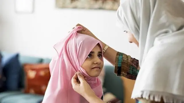 Ilustrasi niat zakat fitrah untuk keluarga