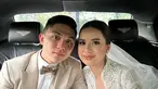 Pada hari bahagianya Anggi Marito, pelantun tembang "Cara Mencintaimu” itu  mempesona dengan mengenakan gaun berwarna putih. Keindahannya sejalan dengan penampilan gagah suaminya, Kenji Ganesha. (Liputan6.com/IG/@anggimarito)