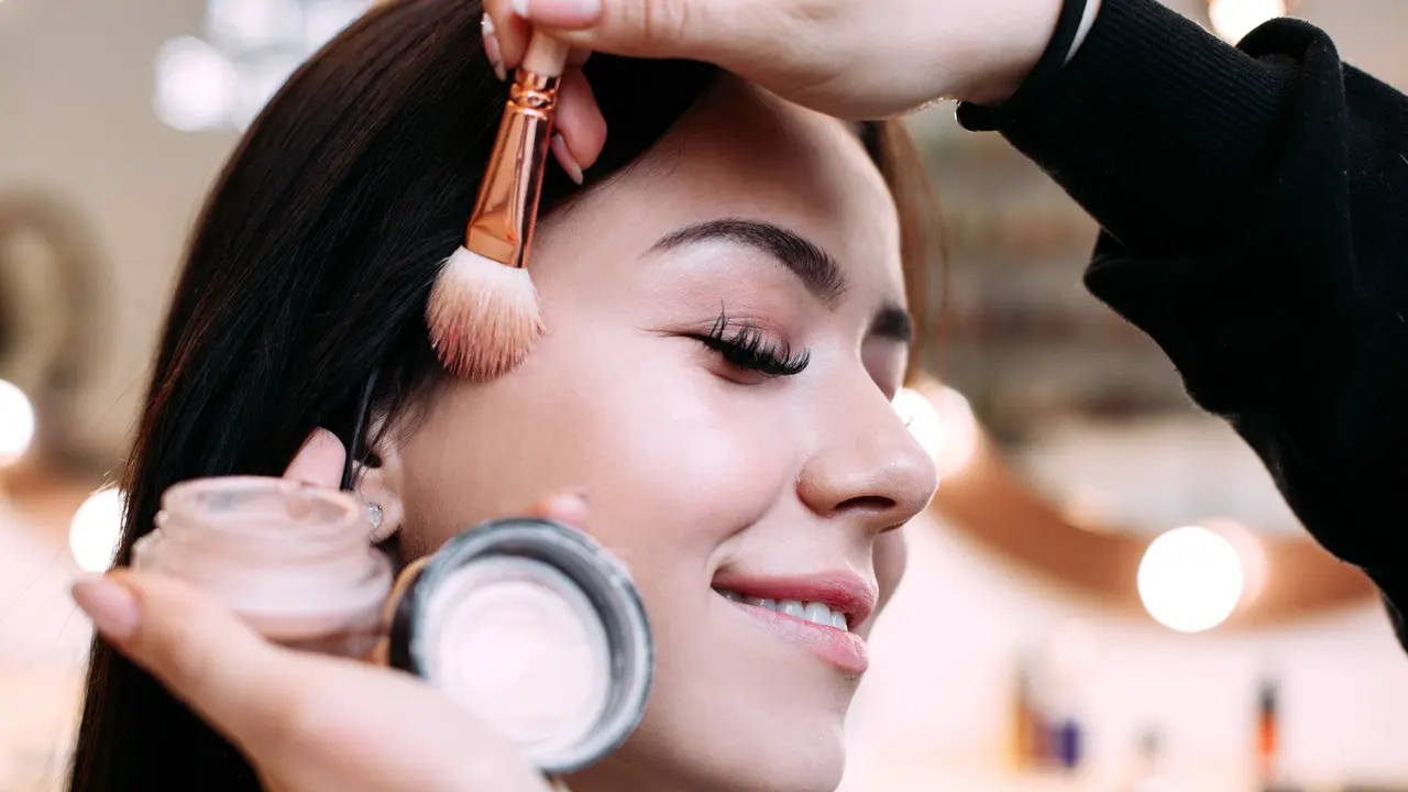 Menggunakan Makeup