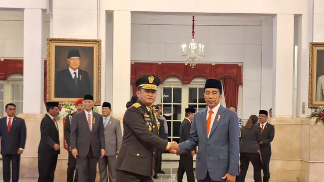 Presiden Joko Widodo atau Jokowi melantik Letjen Maruli Simanjuntak menjadi Kepala Staf Angkatan Darat (KSAD) di Istana Negara Jakarta, Rabu (29/11/2023).