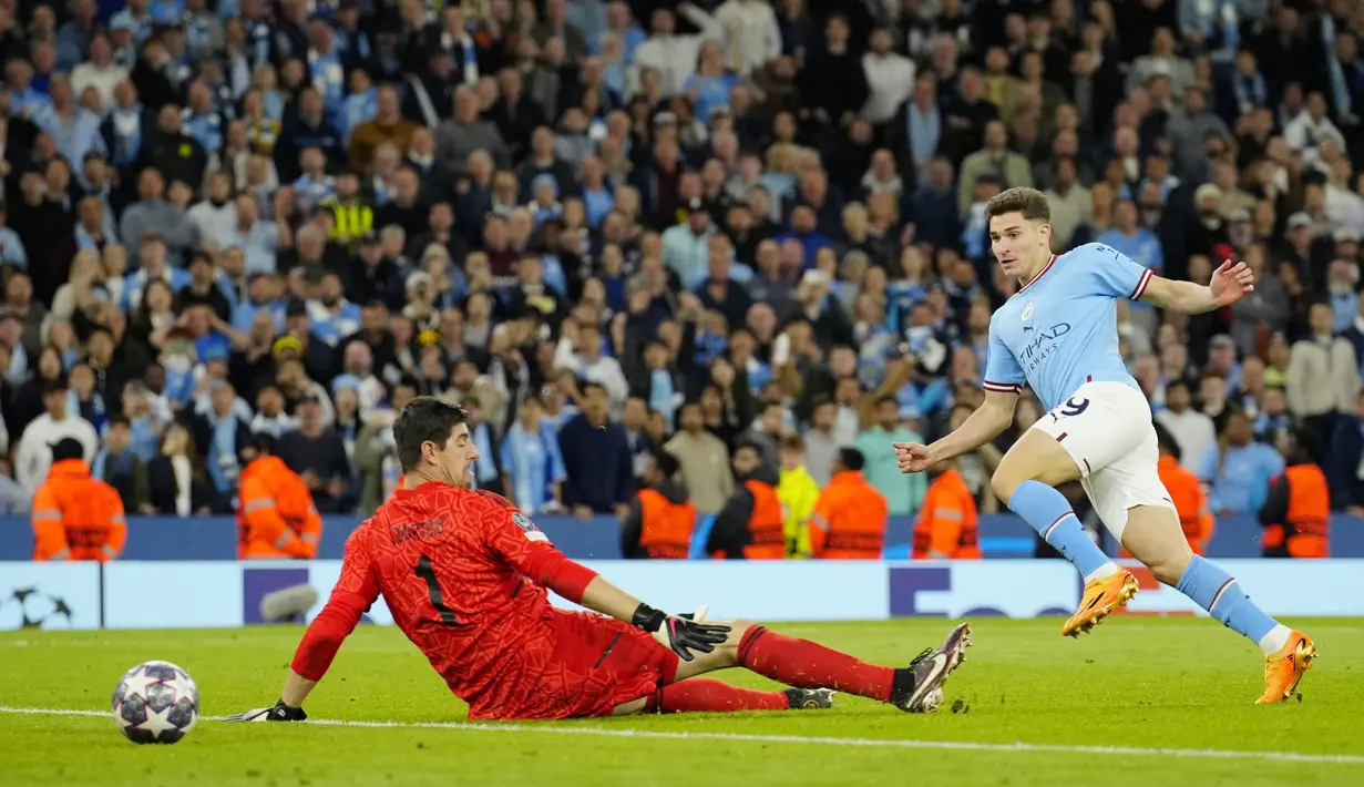 <p>Manchester City mengalahkan Real Madrid 4-0 dalam laga semifinal leg kedua Liga Champions di Stadion Etihad. (AP Photo/Jon Super)</p>