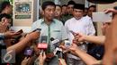 Politikus PPP, Abraham Lunggana memberikan keterangan kepada wartawan usai pertemuan tertutup dengan Ketua Umum Partai Idaman, Rhoma Irama di Jakarta, Jumat, (18/3). (Liputan6.com/Gempur M Surya)