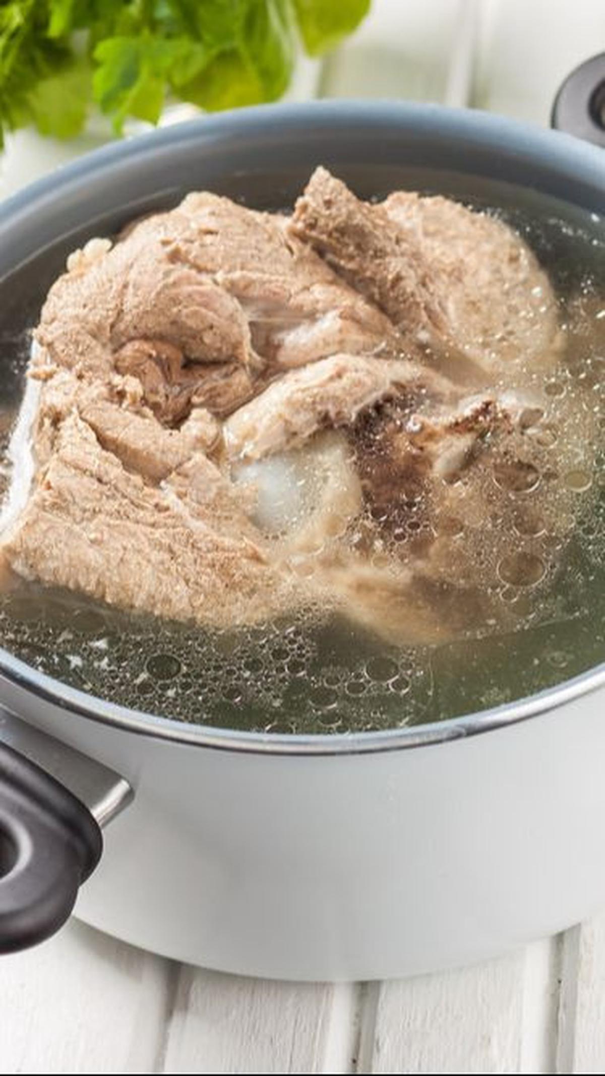 Langkah-langkah Mengempukkan Daging Sapi dengan Biji Kurma