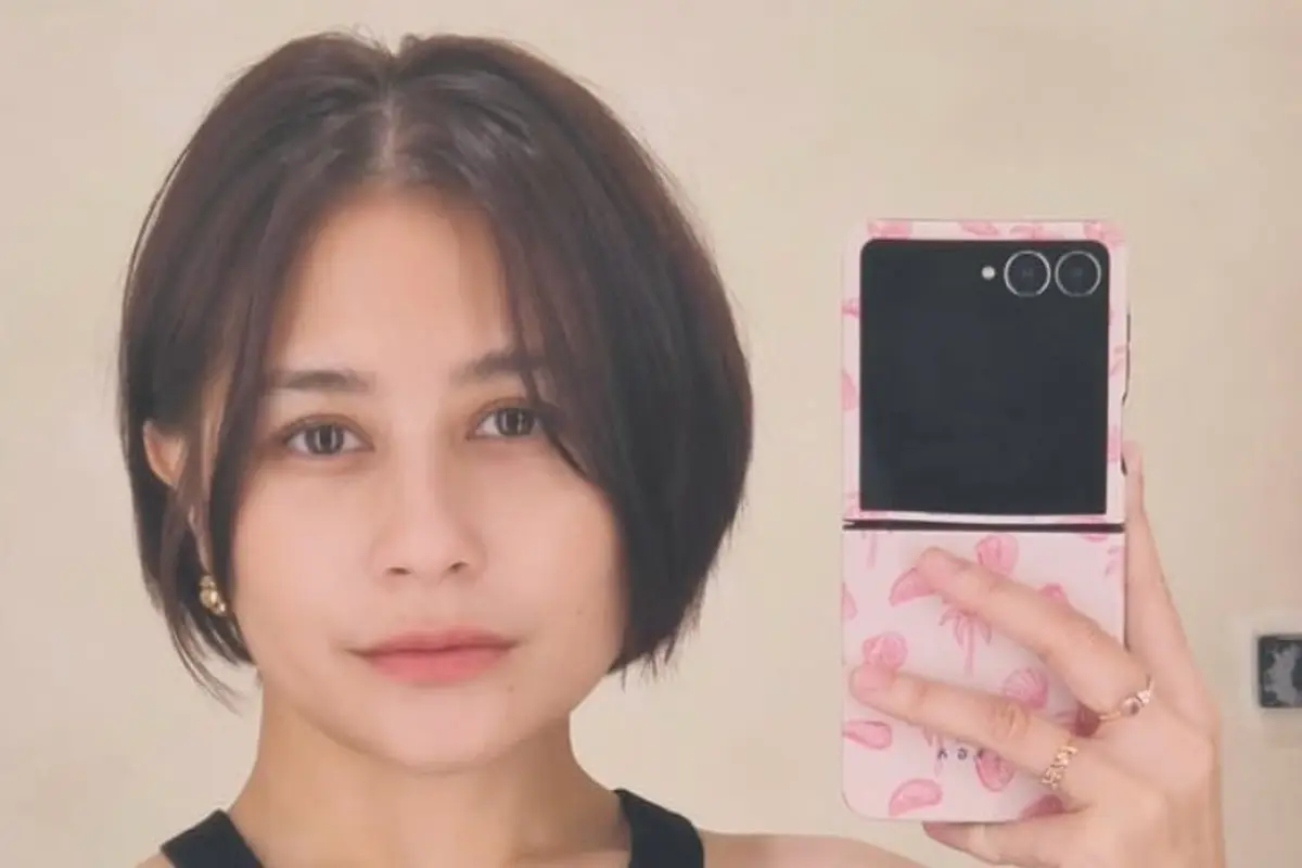Gaya Fresh Prilly Latuconsina di Bulan Ramadan dengan rambut terbaru. [@prillylatuconsina96]