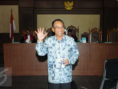 Jero Wacik saat menjalani sidang vonis di Pengadilan Tindak Pidana Korupsi (Tipikor), Jakarta, Selasa (9/2). Jero Wacik Divonis 4 Tahun Penjara dan Ganti Uang Rp 5 Miliar. (Liputan6.com/Helmi Afandi)