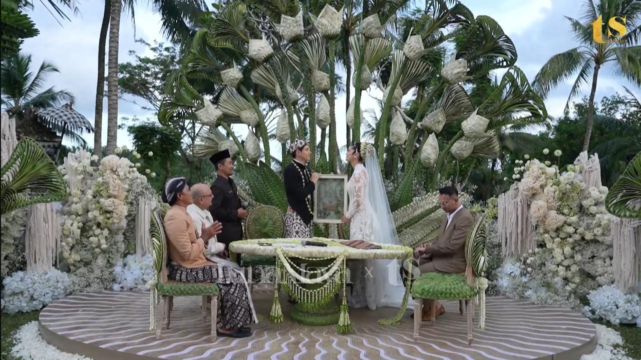 Potret Cantik Luna Maya saat Akad Nikah, Anggun Dalam Balutan Kebaya Putih - Wajah Bikin Pangling