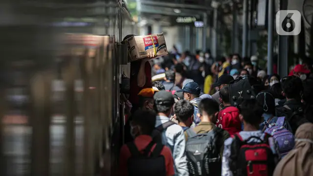 Peningkatan Arus Mudik Lebaran 2022 di Stasiun Pasar Senen