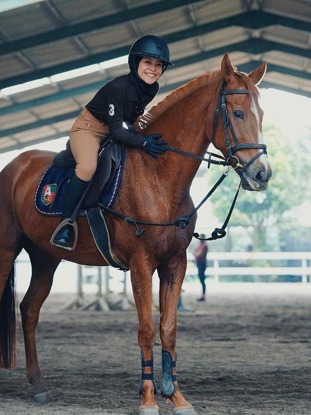 Potret Lesti Kejora sedang berkuda (Instagram/@lestikejora)