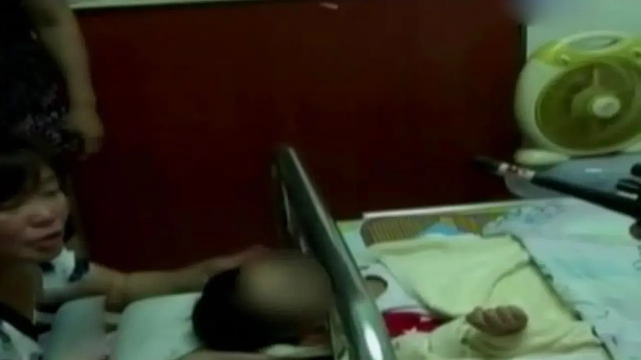 20150709-Bocah Terjepit Jeruji-Tiongkok