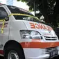 Ambulans Partai Gerindra yang diamankan polisi terparkir di halaman Mapolda Metro Jaya, Jakarta, Kamis (23/5/2019). Ambulans milik Partai Gerindra Tasikmalaya berpelat nomor B 9686 PCF tersebut diamankan polisi karena diduga mengangkut batu dalam Aksi 22 Mei. (merdeka.com/Iqbal Nugroho)