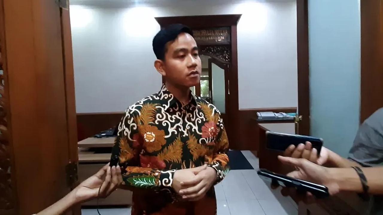 Gibran mengaku sudah berkoordinasi dengan Ketua Tim Pemenangan Nasional Ganjar Presiden, Arsjad Rasjid usai deklarasi pasangan Ganjar-Mahfud.<br>
