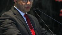 Gubernur DKI Jakarta Anies Baswedan memberi arahan saat melepas Kafilah Provinsi DKI Jakarta untuk mengikuti MTQ Tingkat Nasional XXVII, Jakarta, Kamis (4/10). MTQ Nasional XXVII digelar pada tanggal 4 hingga 13 Oktober 2018. (Liputan6.com/Faizal Fanani)
