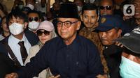 Panji tidak menjelaskan apa pun saat tiba di Bareskrim. (Liputan6.com/Herman Zakharia)