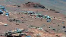Data dari NASA yang dikumpulkan pada akhir 2005 menegaskan bahwa singkapan yang disebut "Comanche" mengandung mineral, yang menunjukkan lingkungan masa lalu basah dan non-asam, mungkin menguntungkan bagi kehidupan.  (businessweek.com)