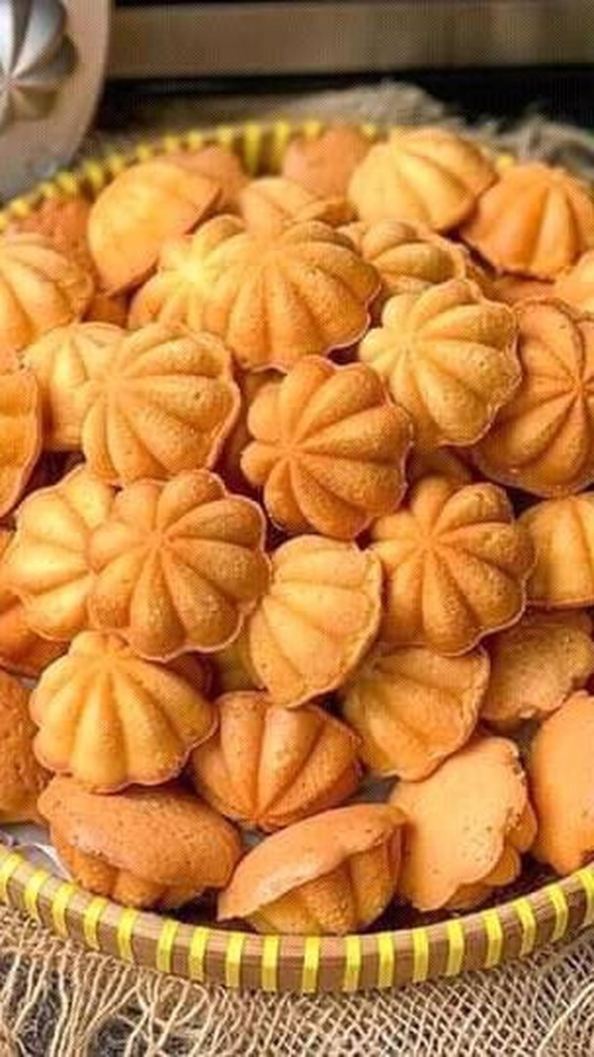 <b>Bolu Kukus Karamel Sakura</b><br>