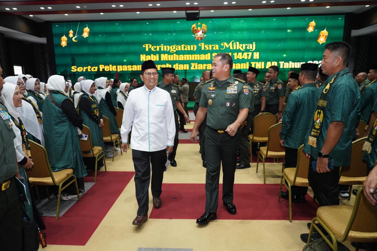 FOTO: Kasad Berangkatkan Prajurit dan PNS TNI AD Umroh sebagai Apresiasi Kinerja