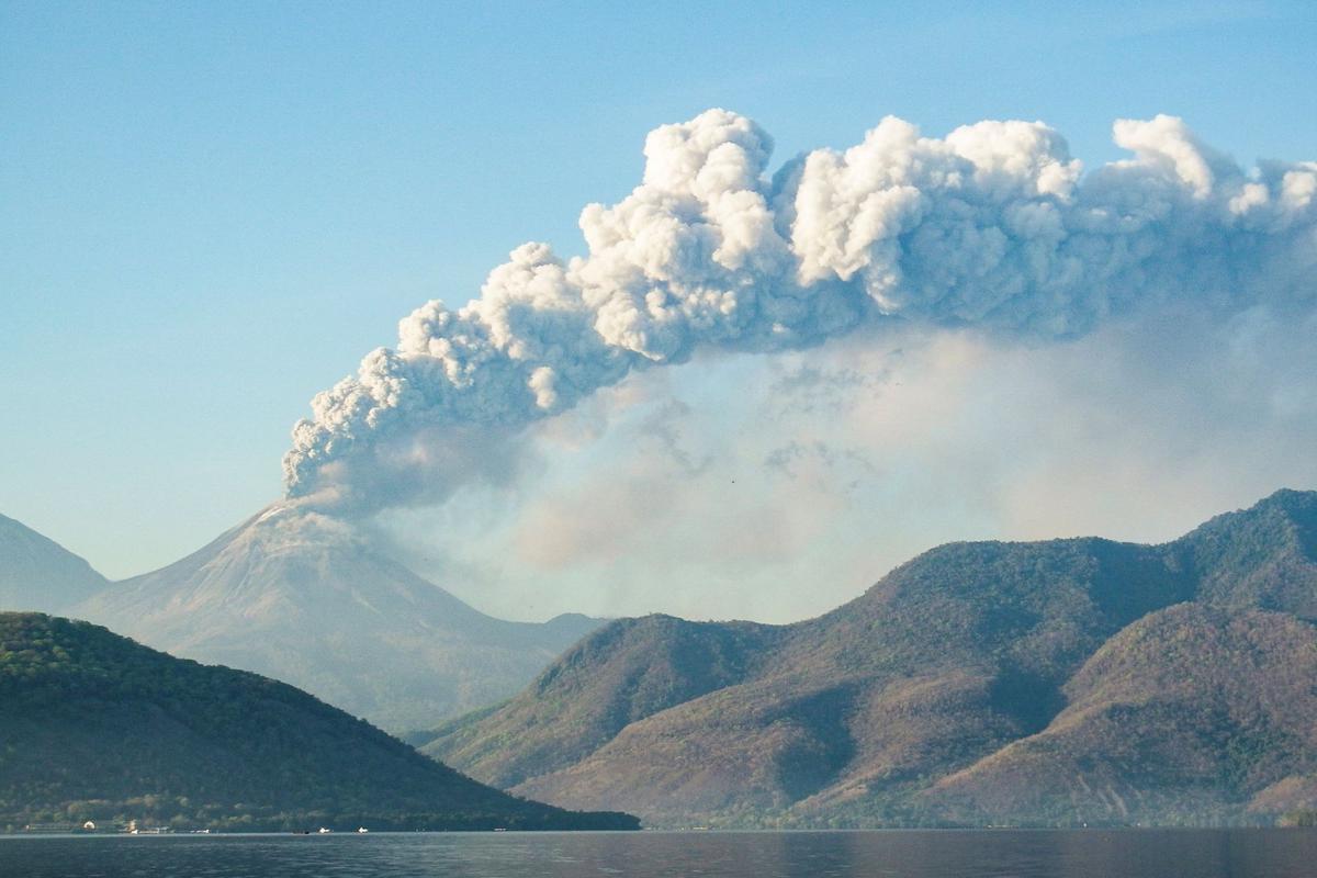 Letusan Gunung Lewotobi Laki-Laki