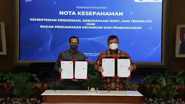 Penandatanganan nota kesepahaman antara Kepala BPKP Muhammad Yusuf Ateh dengan Menteri Pendidikan, Kebudayaan, Riset dan Teknologi Nadiem Makarim di Kantor Pusat BPKP, Jakarta Timur, Jumat (21/10/2022).