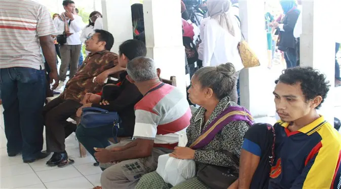 Antrean pasien di Rumah Sakit Penyangga Perbatasan Betun untuk berobat ramai. (Foto: Liputan6.com/Fitri Haryanti Harsono)