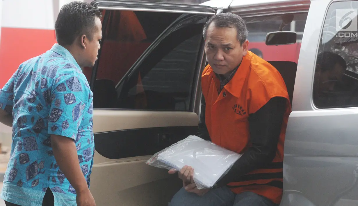 Jaksa Kejari Yogyakarta, Eka Safitra tiba untuk menjalani pemeriksaan di Gedung KPK, Jakarta, Jumat (6/9/2019). Eka Safitra diperiksa sebagai tersangka kasus suap terkait lelang proyek Dinas Pekerjaan Umum, Perumahan, dan Kawasan Pemukiman (PUPKP) Kota Yogyakarta. (merdeka.com/Dwi Narwoko)