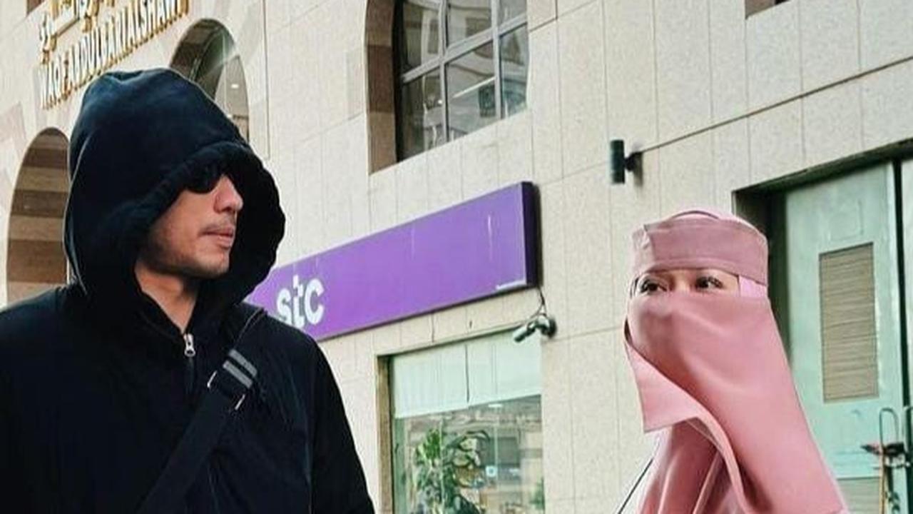 Cantiknya Bunga Citra Lestari Bercadar saat Umrah, Didoakan Istiqamah dengan Pakaian Tertutup