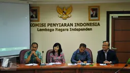 Komisi Penyiaran Indonesia (KPI) saat menerima kunjungan Gerakan Indonesia Beradab (GIB), Jakarta, Selasa (1/3/2016). KPI berterimakasih atas dukungan masyarakat atas kebijakan KPI melarang tayangan berbau LGBT. (Liputan6.com/Faizal R Syam) 