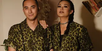 DJ Winky dan Kenes Andari dikenal dengan gaya fashion seru di ragam kesempatan. [Foto: Instagram/ DJ Winky]