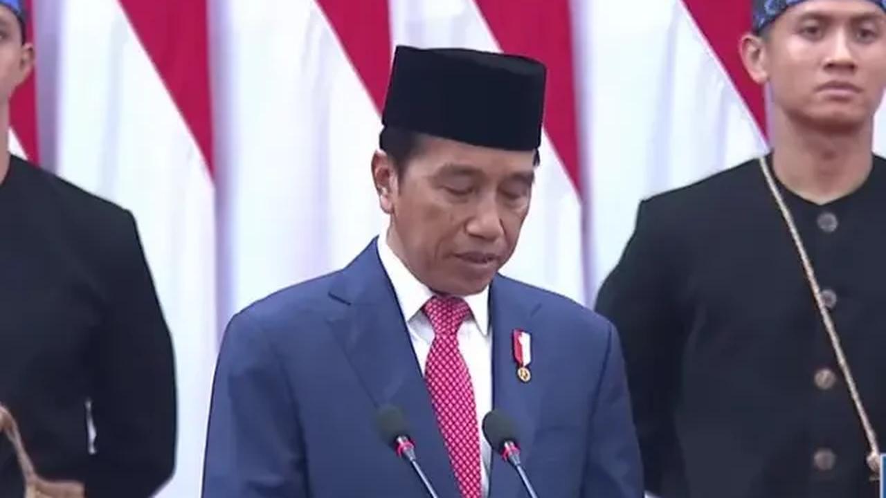 Kenaikan gaji ASN/TNI/Polri menjadi salah satu agenda dalam RAPBN 2024, yakni dengan kenaikan sebesar 8 persen untuk ASN pusat dan daerah/TNI/Polri dan 12 persen untuk pensiunan.