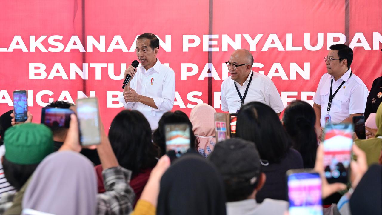 Delapan Kali Jokowi Minta Maaf Jelang Purna Tugas