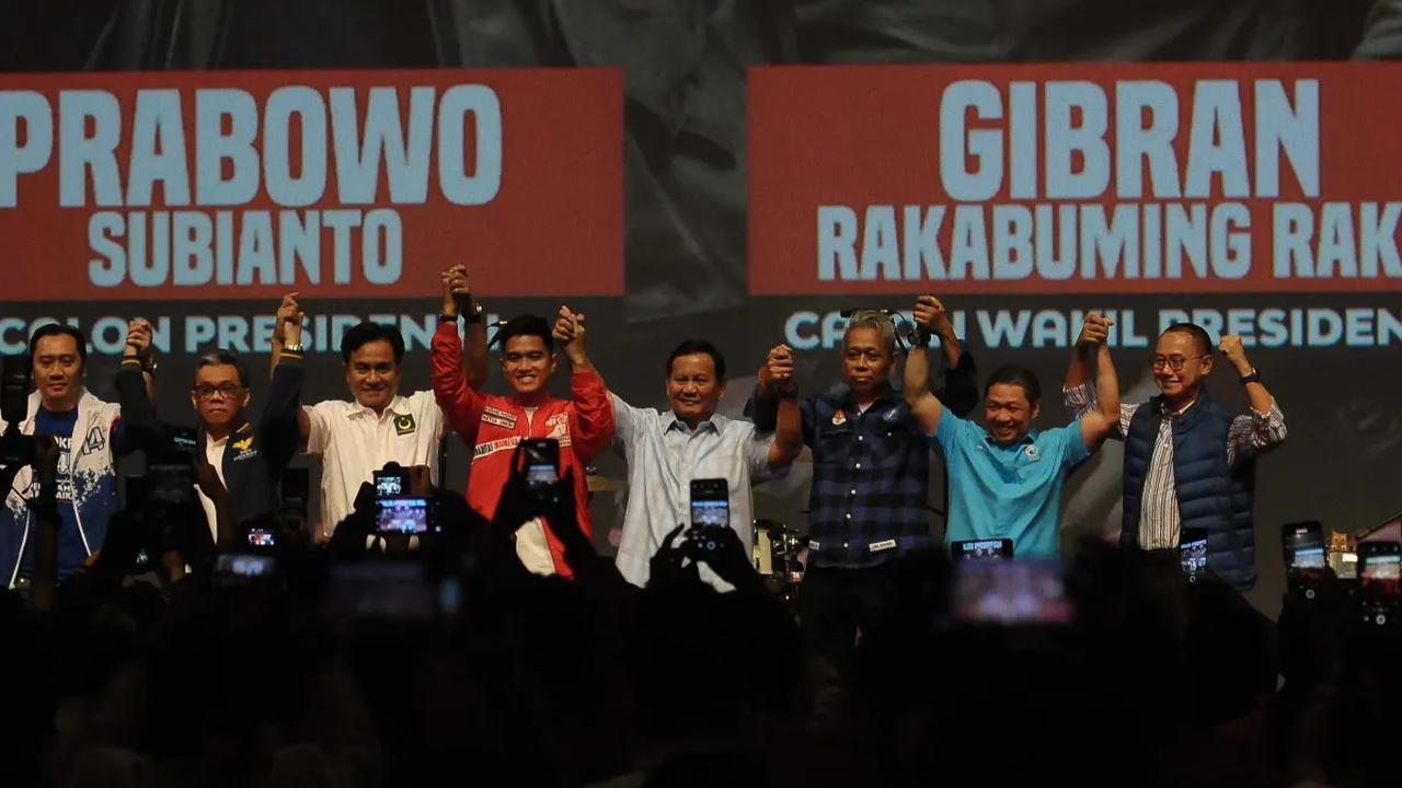 Partai Solidaritas Indonesia (PSI) resmi memberikan dukungan kepada Prabowo Subianto dan Gibran Rakabuming Raka sebagai capres-cawapres 2024 di Jakarta, Selasa (24/10/2023).<br>