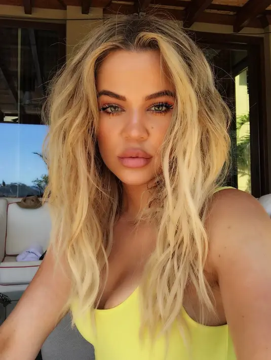 Khloe pun merasa bahwa ia butuh memotivasi dirinya. Hal itu dikarenakan mentalnya yang kuat namun tubuhnya tak sekuat biasanya. (instagram/khloekardashian)