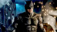 Batman dalam Justice League. (Movie Web)